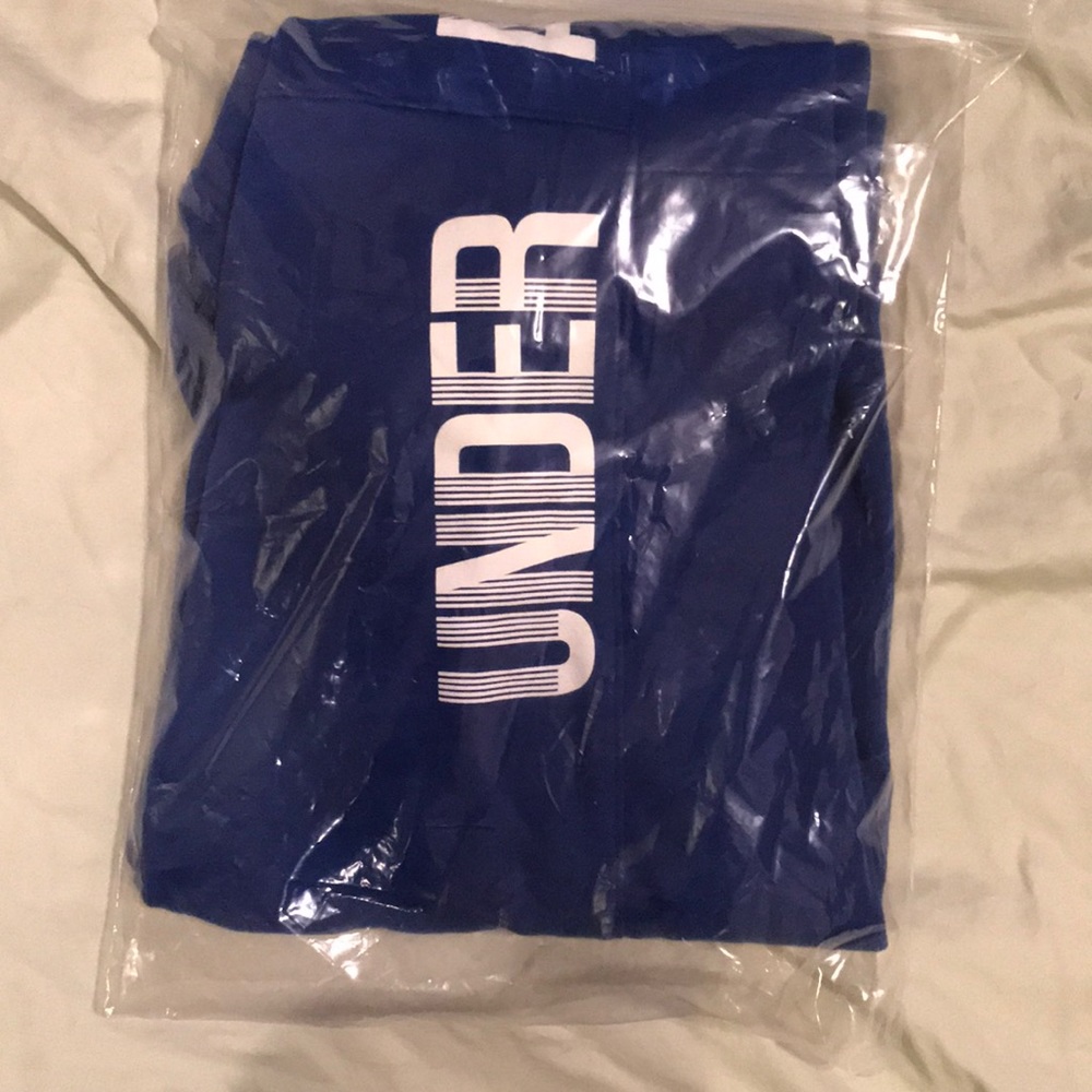 Women’s Under Armour Fleece Graphic Pants NWT - Picture 3 of 4